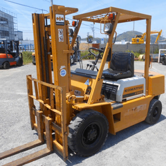 Xe nâng dầu 2.5 tấn KOMATSU FD25-10 số sàn - 230322