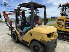 Xe nâng dầu cũ 3 tấn Komatsu FD30C-15 số sàn càng dài 1.81m dịch giá đời 2005 - 583217
