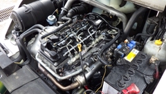 Xe nâng dầu 3.5 tấn UNICARRIERS D1F4F35 Kẹp Giấy - Nâng Cao 5m (Đời 2016)