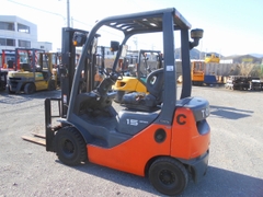 Xe nâng dầu 1.5 tấn TOYOTA 02-8FD15 Đời 2011 (Chui Container - Dịch Giá - Gật Gù)