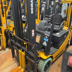 Xe nâng điện cũ 1.5 tấn Komatsu FB15-12 đời 2009 ngồi lái giá rẻ - 837318