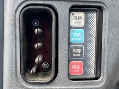 Xe nâng điện ngồi lái 2.5 tấn NICHIYU FB25PN-75-300 Đời 2014