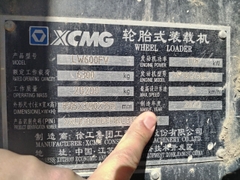 Máy xúc lật 6 tấn XCMG LW600FV Bản Cần Dài Đổ Cao (Đời 2020)