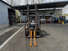 Xe nâng dầu 3 tấn TOYOTA 7FD30 Số Sàn (Đời 2000 - Nâng Cao 4m)