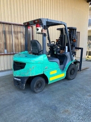 Xe nâng dầu cũ 2.5 tấn MITSUBISHI FD25T Đời 2005 (Chui Container - Dịch Giá)