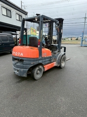 Xe nâng dầu 2.5 tấn Toyota 6FD25/19286 năm 1996