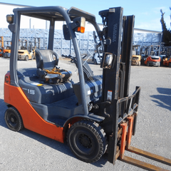 Xe nâng dầu 1.5 tấn TOYOTA 02-8FD15 Đời 2011 (Chui Container - Dịch Giá - Gật Gù)