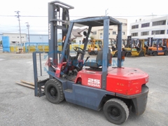 Xe nâng dầu 2.5 tấn Nissan FJ02M25/114019 - Động cơ bền bỉ, tích hợp dịch giá thông minh