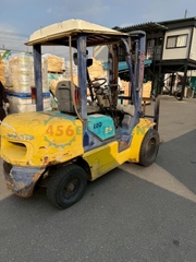 Xe nâng dầu 2.5 tấn Komatsu FD25C-12/545511 năm 2000