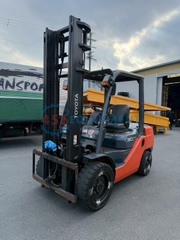 Xe nâng dầu 3 tấn Toyota 50-8FD30/35923 (Năm 2014)