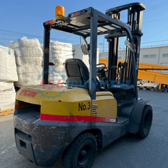 Xe nâng dầu 3 tấn TCM FHD30T3A/2Z900916 năm 2012