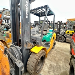 Xe nâng dầu cũ 3 tấn Komatsu FD30T-16 đời 2006 Nhật bãi mâm xoay lật đổ cực tiện lợi - 716810