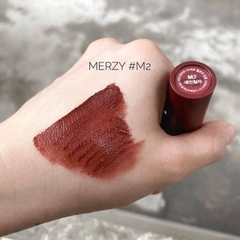 Son Kem Lỳ Merzy M2 Đỏ Nâu Trầm vỏ đỏ