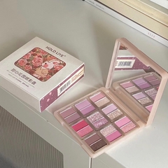 [TẶNG CỌ MẮT] Bảng mắt 18 ô Hold Live Sweet Garden Bunny (HL692)