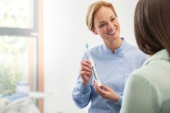 Bàn chải điện Philips Sonicare ExpertClean 7400 Chính Hãng
