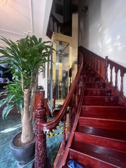 Thang máy thủy lực