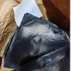 Giấy vàng đen 21.5x21.9cm (双仙牌)