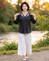 25112 - V-NECK HALF SLEEVE TOPS BLENDING EMBROIDERED PATTERN