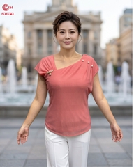 26136 - Short Sleeve Boat Neck Top with Pearl Style Pins