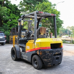 Xe nâng dầu TCM Nhật Bãi 2,5 Tấn FD25T3 đời 2008