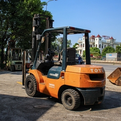 Xe nâng dầu Toyota Nhật Bãi 3 Tấn 7FD30 đời 2000