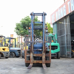 Xe nâng dầu Komatsu Nhật Bãi 2 Tấn FD20-11