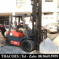 Xe nâng dầu Toyota 6FD25 2,5 Tấn gật gù