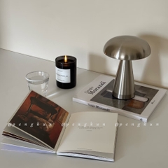 Thiết Kế Đan Mạch Đèn Bàn Hình Nấm Kim Loại