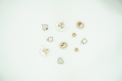 Phụ kiện Charm Sticker Trang Trí Gắn Giày/Dép Sục, Balo, Túi Dễ Dàng Tháo - Gắn Đa Dạng Mẫu Mã Phong Cách