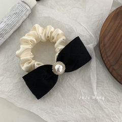 Cột tóc nhỏ