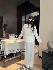 Td cổ V trơn Đen Trắng