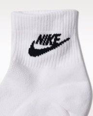 Tất Thể Thao Unisex Nike Black Cổ Thấp 3PR - White