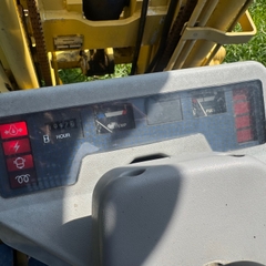 Xe Nâng Komatsu 1.8 tấn Ngã Đổ Lốp Đôi