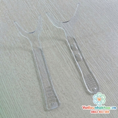 Banh vén môi nhựa trong Lip Retractors