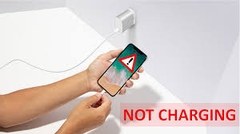 Cách xử lý điện thoại sạc không vô tại nhà