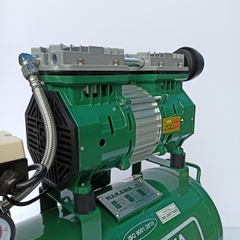 Máy nén khí không dầu 850W 30L Nakawa NK 800/30