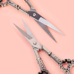 Kéo Cắt Móng Giả Phong Cách Cổ Điển Cao Cấp