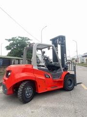 xe nâng dầu 7 tấn