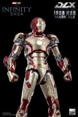 Marvel Studios: The Infinity Saga DLX Iron Man Mark 42