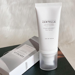 Kem chống nắng SKIN1004 Madagascar Centella Tone BRIGHTENING Tone­Up Sunscreen SPF50+ PA++++