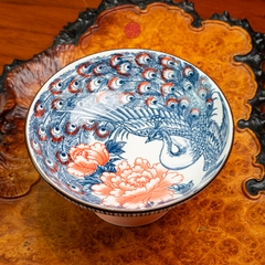 CHÉN SỨ VẼ TAY ĐỰNG HOA QUẢ (Chim Công)