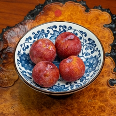 CHÉN SỨ VẼ TAY ĐỰNG HOA QUẢ (Chữ Thọ)