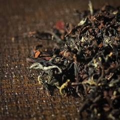 Trà Ô Long Đông Phương Mỹ nhân cao cấp 1 hoa mai (150gram)