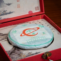 Trà phổ nhĩ sống Vân Nam trà xuân cổ thụ 2006 357gr