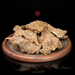 Vụn trầm kiến cao cấp ( giá 50 gram )