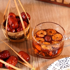 Táo đỏ Tân Cương 500gr ( Hộp )