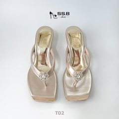 Dép nữ trung niên quai  kẹp đính đá lấp lánh, mũi sắt sang trọng, cao 5 cm, đi êm-T02
