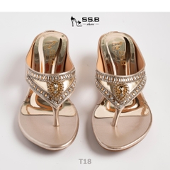 Dép nữ trung niên cao gót,quai kẹp đính xoàn đá hình tam giác, gót cuộn viền đồng cao 4 cm-T18