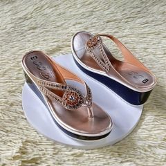 Dép nữ trung niên đế xuồng quai kẹp vế dài đính đá lấp lánh, đế xuồng đúc cao 6cm êm chân-T22