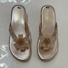 Dép nữ trung niên đế xuồng quai kẹp đính bông xinh, đế xuồng bánh mì cao 5cm, nhẹ êm-T28
